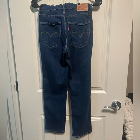 High Rise Straight Crop - Picture 3 of 4